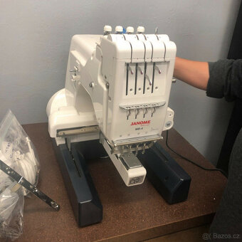 Vyšívací stroj Janome MB-4S Commercial 4 jehly v perfektním - 2