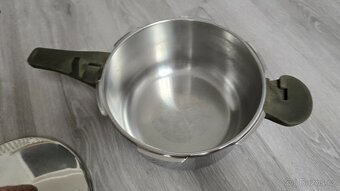 Prodám tlakový hrnec Tescoma - 2