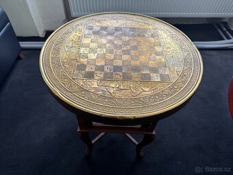 Hrací stůl s proskleným barem - 2