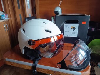 Lyžařská helma - 2