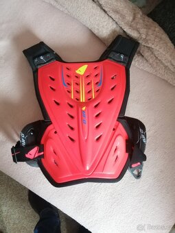 Mx hrudni chranic ufo - 2
