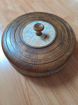 Dřevěná retro dóza - 2