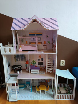 Domeček pro panenky - 2