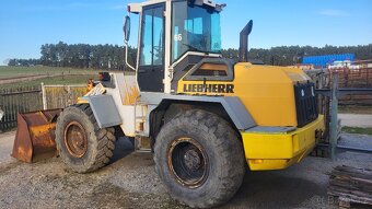 Nakladač LIEBHERR - 2
