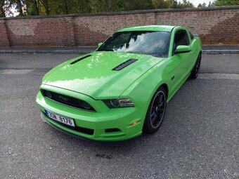 Ford mustang 5.0 GT  manuál - 2