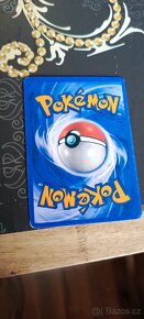 Pokémon charizard z roku 1995 - 2