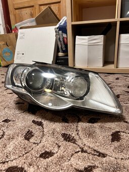 přední xenonove světla na VW Passat B6 - 2
