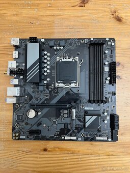 GIGABYTE B650M D3HP AX Socket AM5 Funkční,Záruka - 2