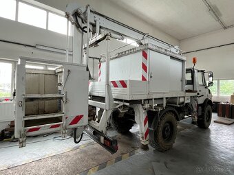 Mercedes Benz plošina Unimog - 2