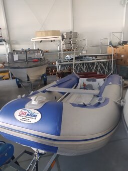 Czech Marine 390 RIB - pevný kýl z laminátu - 2