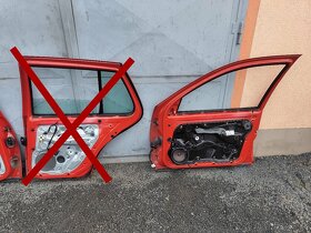 Pravé přední dveře Golf IV HB - LA2Y - 2