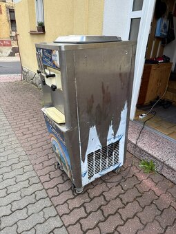 Zmrzlinový stroj - 2