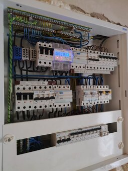 Elektroinstalace – rekonstrukce bytů, domů i firem (Elektrik - 2