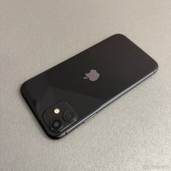 iPhone 11 64GB, pěkný stav, 12 měsíců záruka - 2