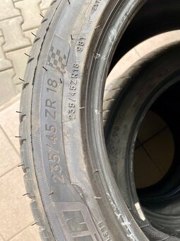 4 letní téměř nové pneu - Michelin Pilot Sport4 235/45 CR 18 - 2