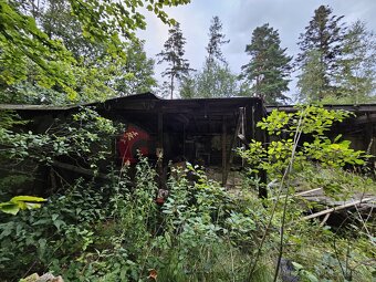 Prodej pozemku se stavbou / chatou 330m2 v Mikulovicích u Je - 2