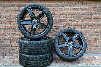 5x112 R19 Originál letní sada Audi A3/S3 Black + 235/35 R19 - 2