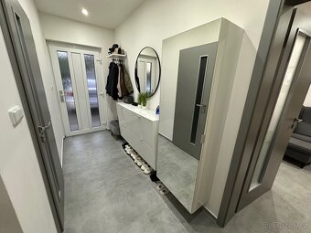 Kvalitní designová sestava do předsíně,chodby,botník,zrcadlo - 2