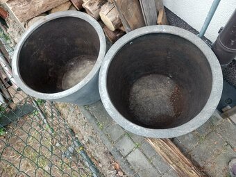 Prodám velke laminátové květníky objem 57 litrů - 2