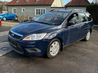 Ford Focus 1.4i 59kw , r.2009, serviska, klima, 1.majitel - 2
