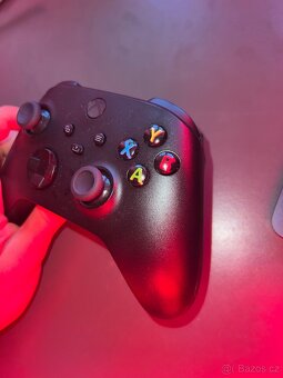 XBOX ovladač - 2
