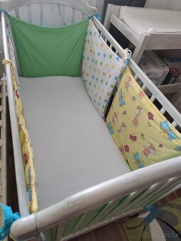 Dětská postýlka masiv (120x60), včetně matrace a mantinelu - 2