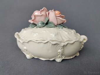 Krásná porcelánová dóza s růžemi od Karl Ens (1919-1945) - 2