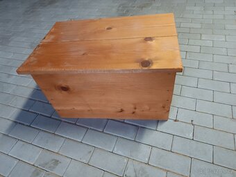 Dřevěná truhla - 2