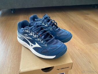 Dětská sálová obuv MIZUNO Stealth Star - vel. 32,5 - 2