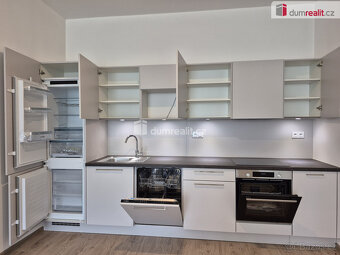 Pronájem exkluzivního bytu 2kk, 61m2 a lodžie 4,7m2 Plzeň-Pl - 2