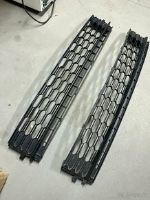 Spodní středové mřížky do předního nárazníku Škoda rapid - 2