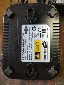 Nabíječka+ baterie Briggs & Stratton - 2