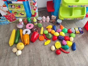 Obchod s příslušenstvím a kasou - 2