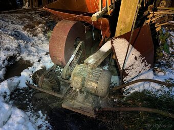 Fukarna seno, senomet s motorem - 2