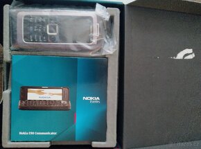 Nokia E90 Communicator Mocca - 2