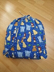 Dětská cestovní deka s polštářek v batohu - 2