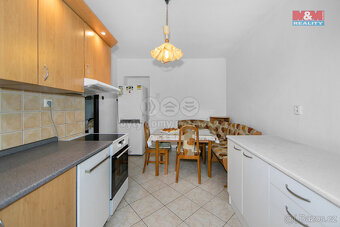 Prodej dvougeneračního rodinného domu, 630 m², obec Lovčice - 2