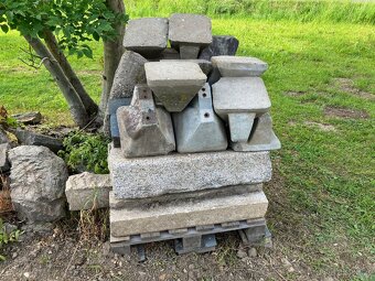 Betonové podpěry, patky, mramor.obrubníky - 2
