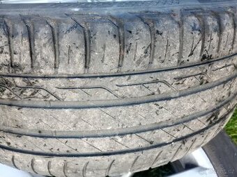 Pneu 225/45r17 - 2