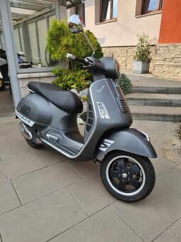 Vespa 300 GTS - 2