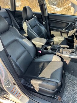 Subaru legacy interiér - 2