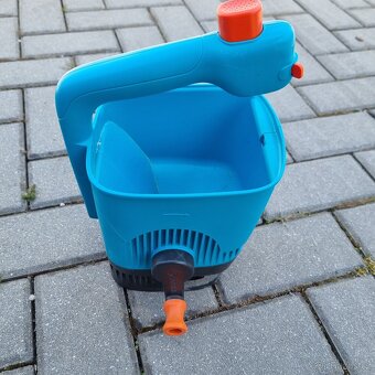Prodám rozmetadlo hnojiv Gardena - 2