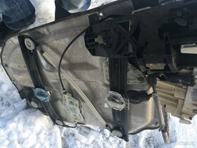 Mercedes S (W221)- stahovačky oken, motorky a zámky dveří - 2