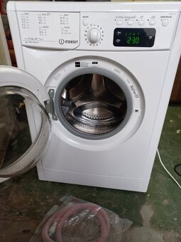 Pračka Indesit - 2