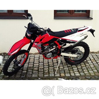 SWM RS 300 R - Předváděcí motocykl - 2