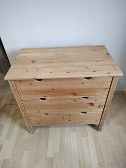 KOMODA DŘEVĚNÁ VELKÁ 3 ŠUPLÍKY - 2
