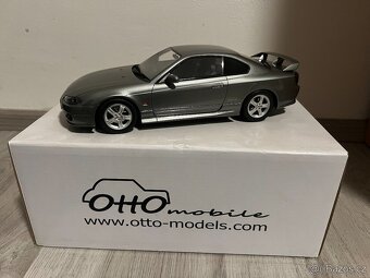 Modely Nissan a datsun 1/18 - 2