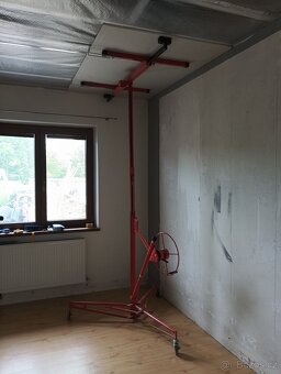 Zvedák sádrokartonových desek - 2
