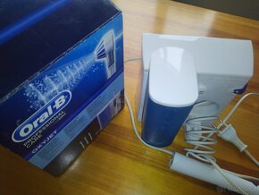 Braun Oral B - souprava na čištění zubů - 2