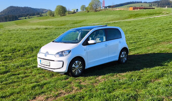 Elektromobil VW e-Up – střešní okno, letní + zimní pneu - 2